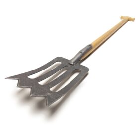 1381 - Aedniku spurt - 90 cm T-käepide tuhkast