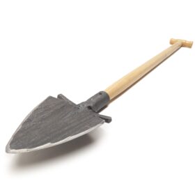 1585 - Maasikaplaat astanguga - 85 cm tuhkast käepide