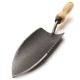 1411 - istutuslapp koos juurestiku saega - 14 cm tuhkast käepide